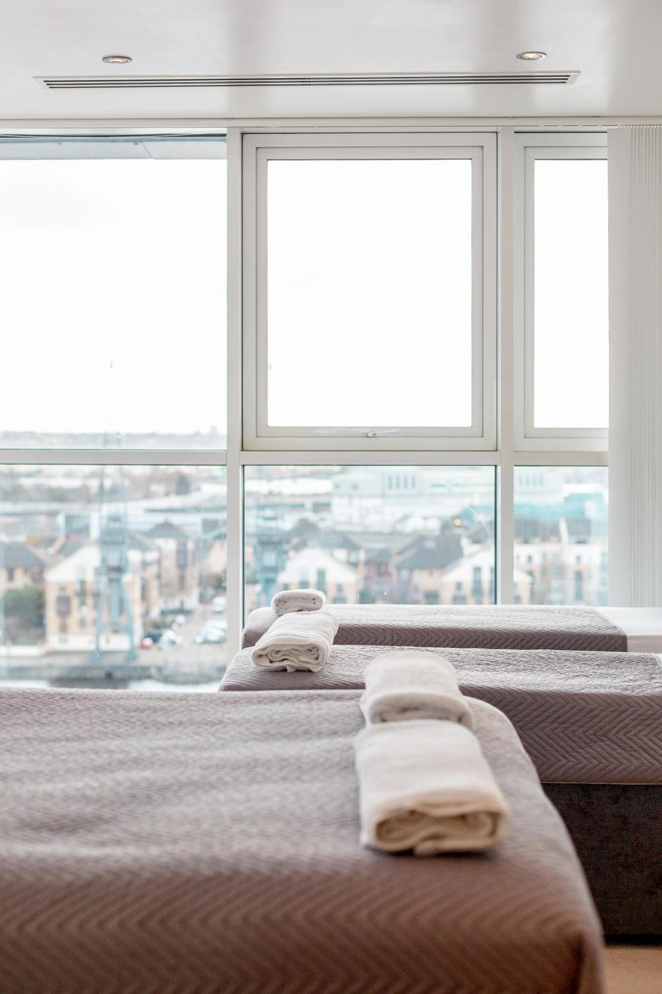 Excel Dock Apartments Лондон Экстерьер фото