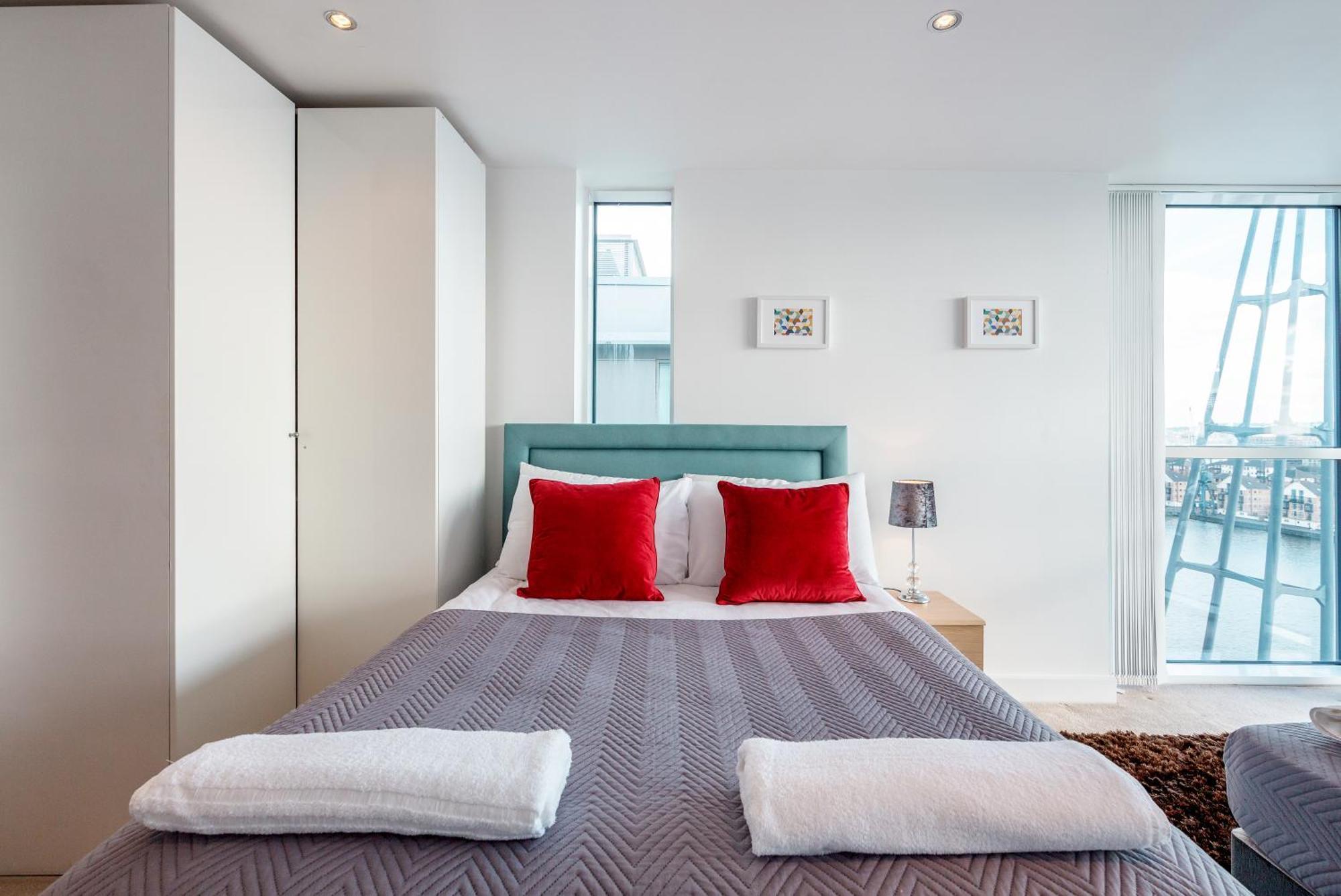 Excel Dock Apartments Лондон Экстерьер фото