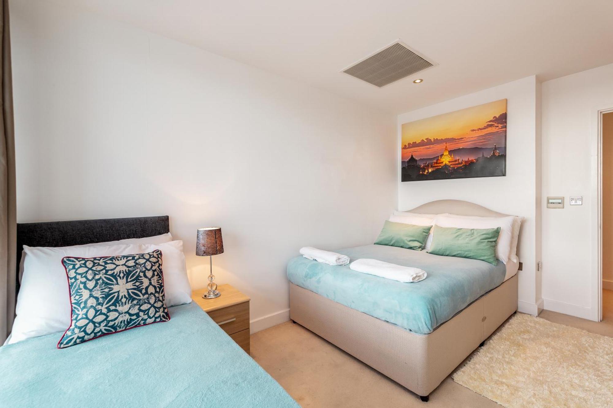 Excel Dock Apartments Лондон Экстерьер фото