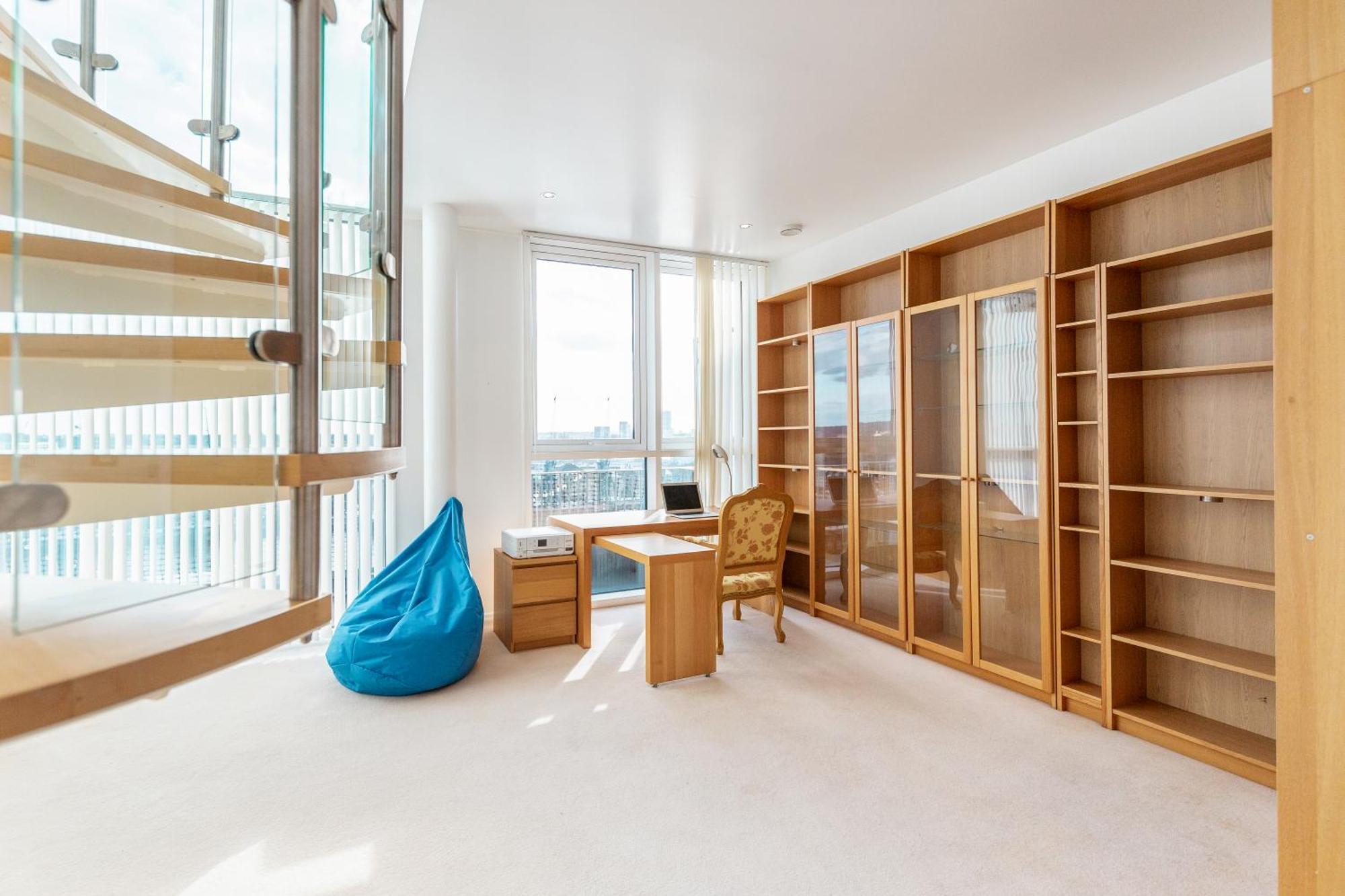 Excel Dock Apartments Лондон Экстерьер фото
