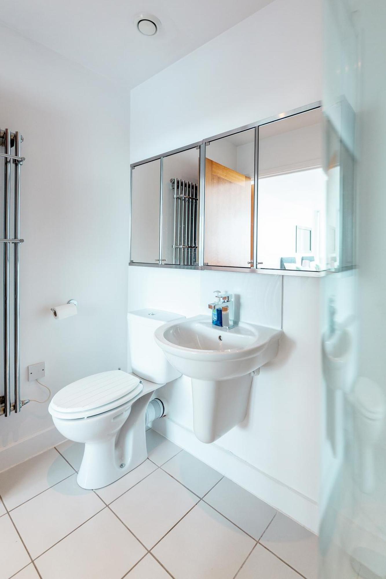Excel Dock Apartments Лондон Экстерьер фото