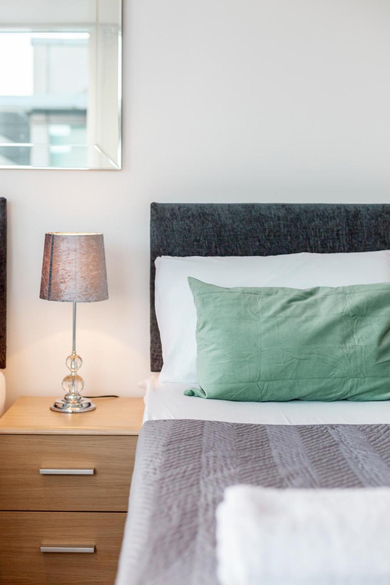 Excel Dock Apartments Лондон Экстерьер фото