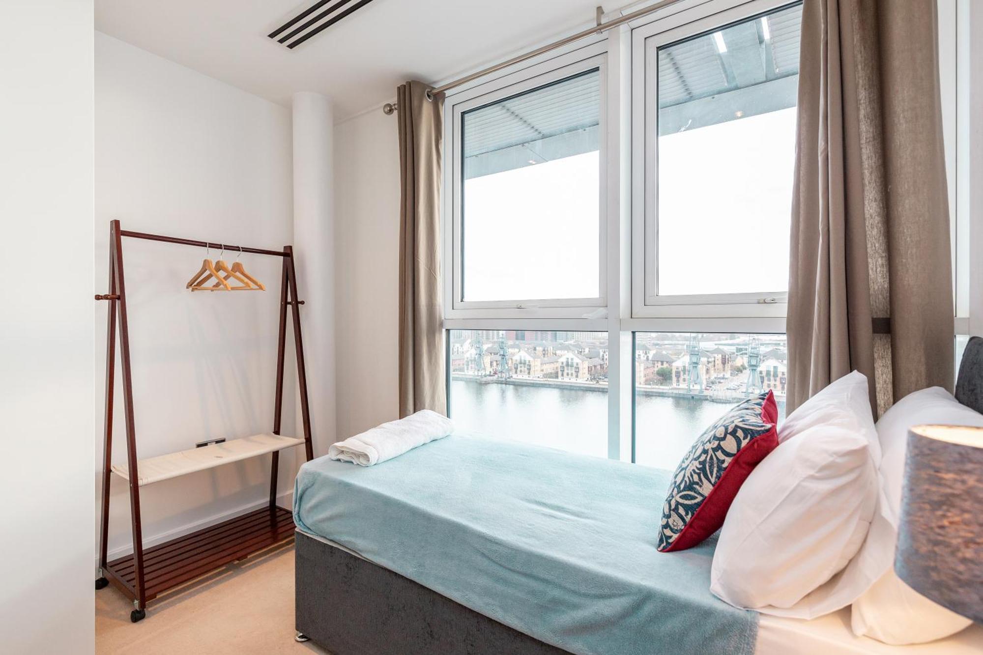 Excel Dock Apartments Лондон Экстерьер фото