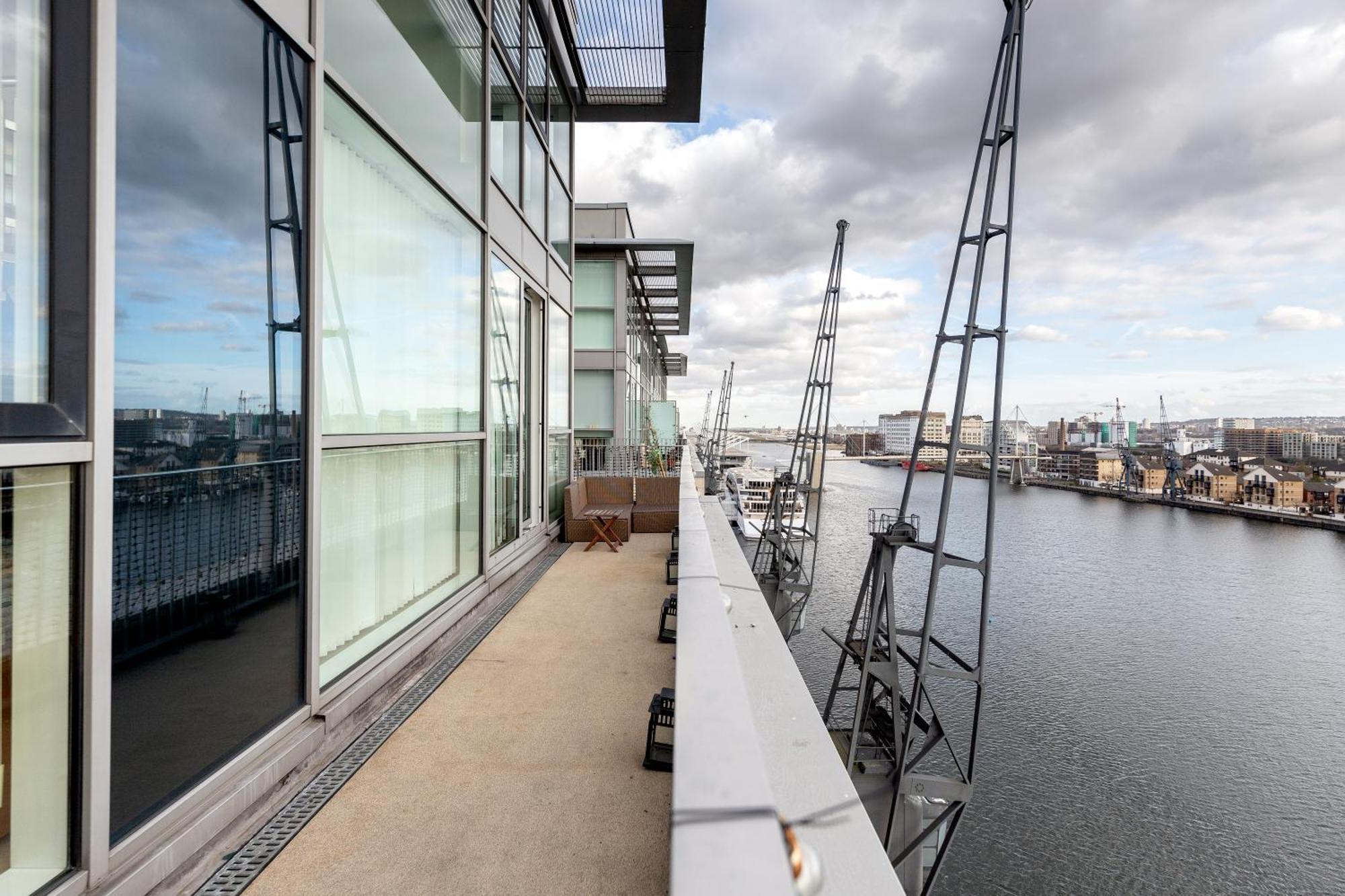 Excel Dock Apartments Лондон Экстерьер фото