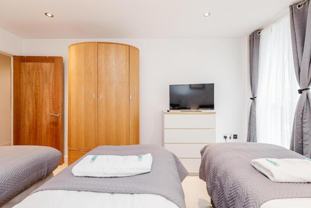 Excel Dock Apartments Лондон Экстерьер фото
